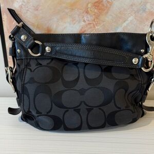 ⚠️ Please Read Note ⚠️ Coach Zoe Black and Gray Shoulder Bag